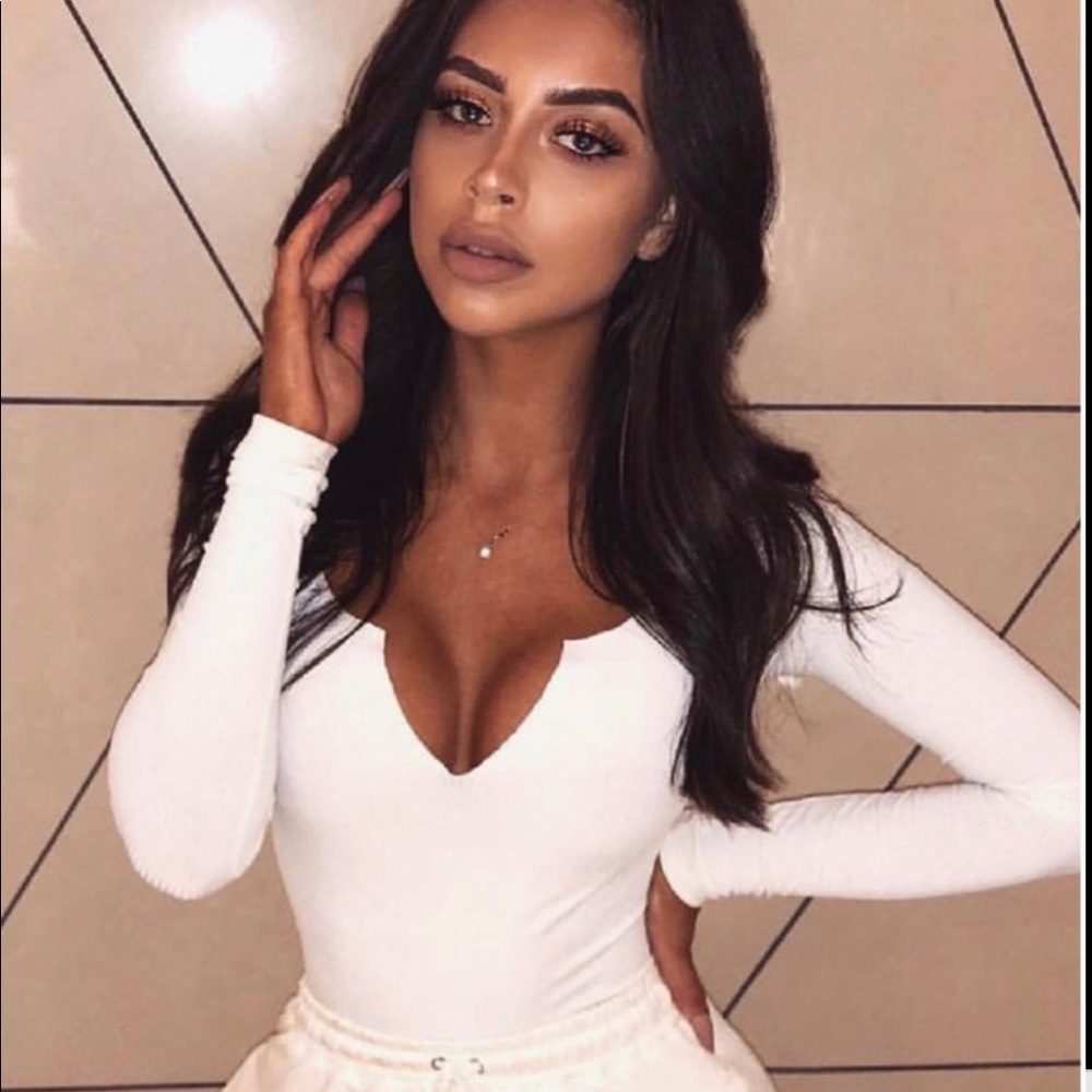 Meshki Boutique Malene V- Neck Ribbed Body Suit